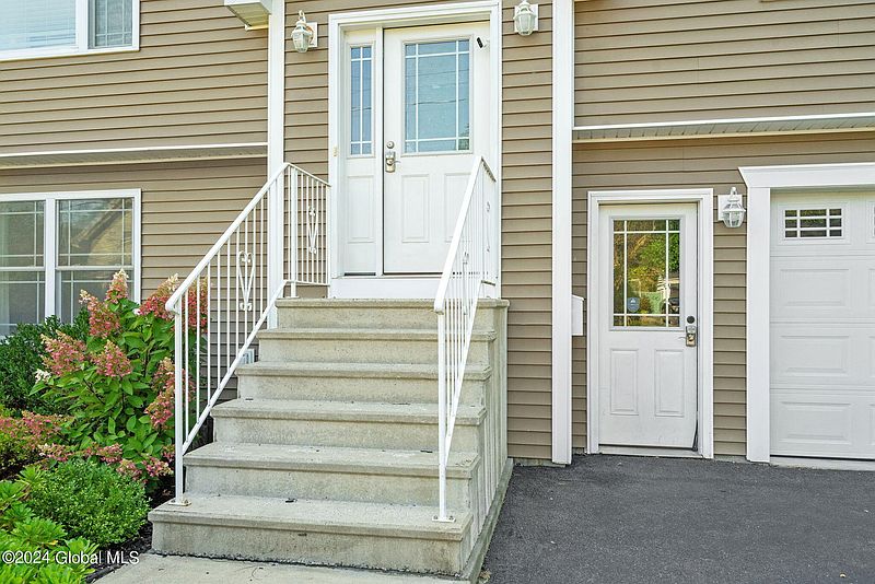 3rd image of 1833 Fiero Avenue