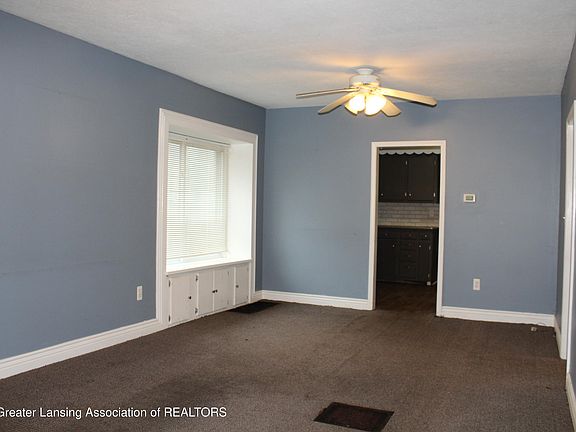 5th image of 2421 S Rundle Ave
