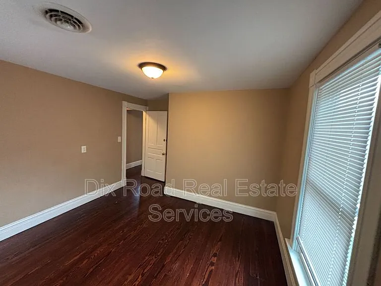 411 Millikin St — Photo 20