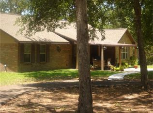 538 Walnut Dr, Bellville, TX 77418