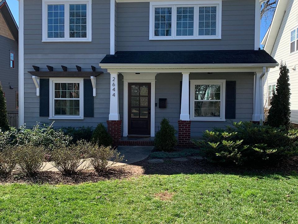 Professionally landscaped yard on quiet, dead-end street.