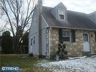 3rd image of 3221 Philmont Ave