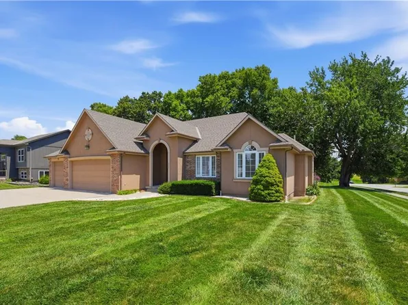 213 Blackjack Ave, Lone Jack, MO 64070