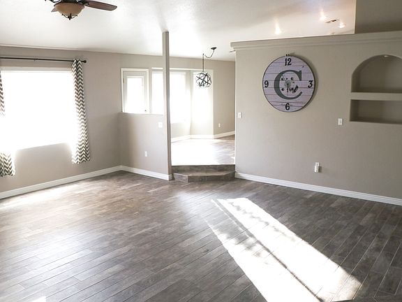 4th image of 2401 Pueblo Dr