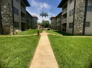 13920 Lake Placid Ct APT B25, Miami Lakes, FL 33014