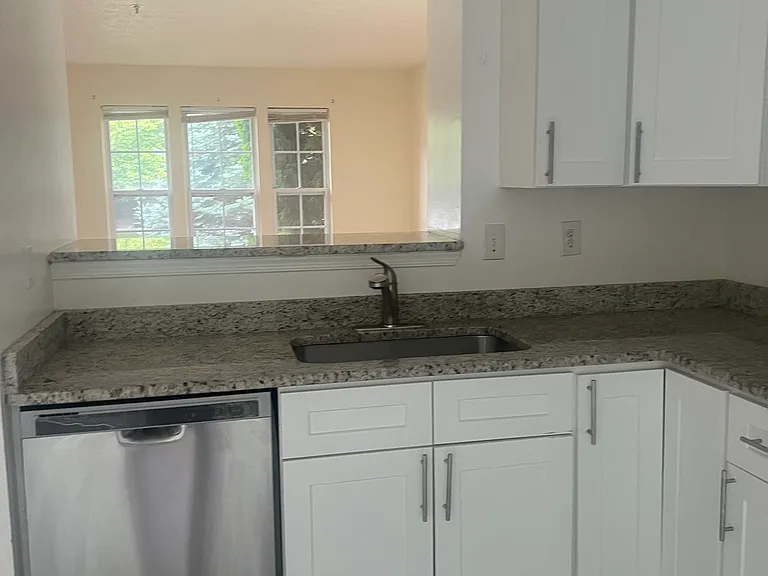 84 Gwynnswood Rd — Photo 2