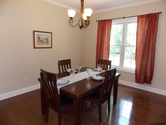 5th image of 11 Carrington Ct
