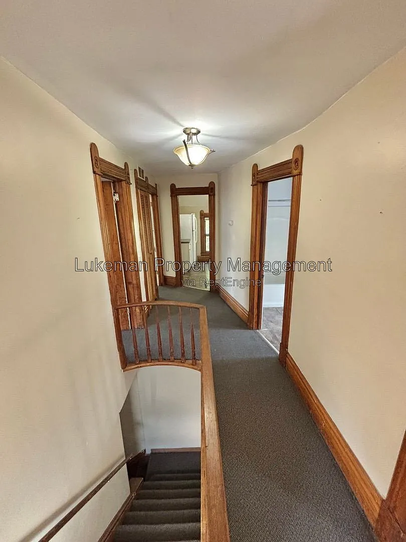 2 bed, 1.0 bath, 700 sqft, $1,090 — Photo 3