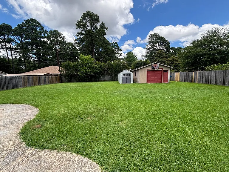 1008 Francais Dr — Photo 17