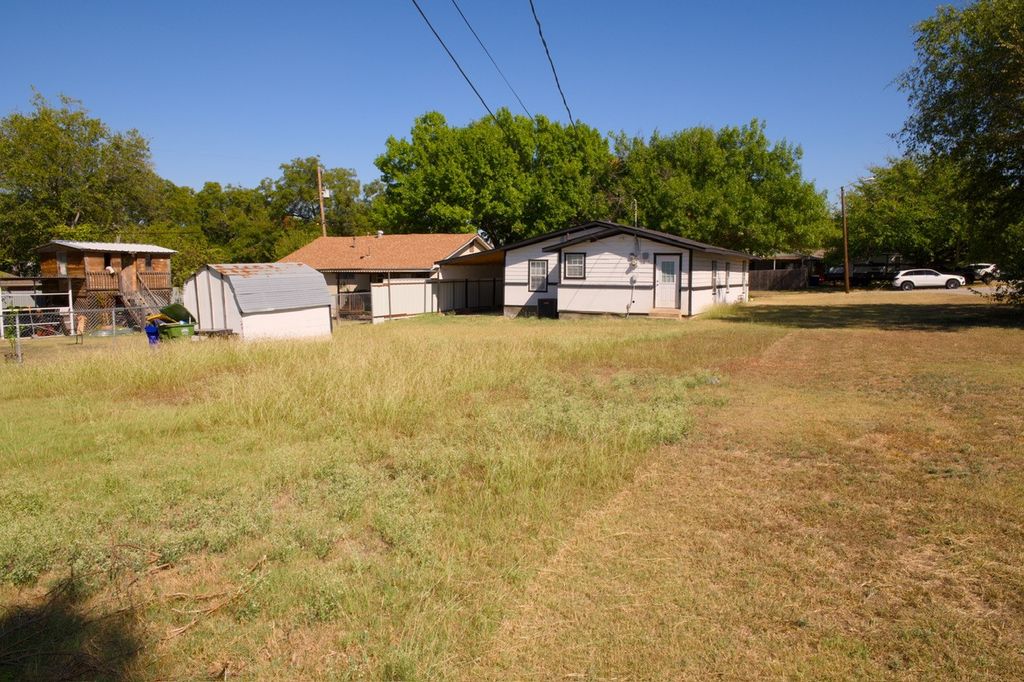8437 Redonda St, White Settlement, TX - More