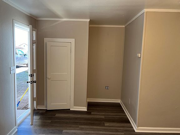 3rd image of 1404 N Highway 395 #5