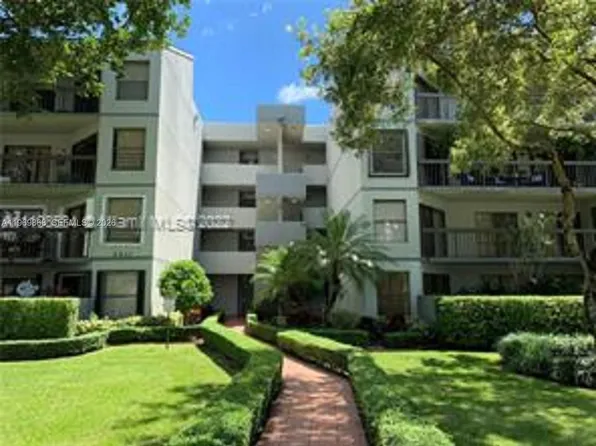 8820 SW 132nd Pl APT 203D, Miami, FL 33186
