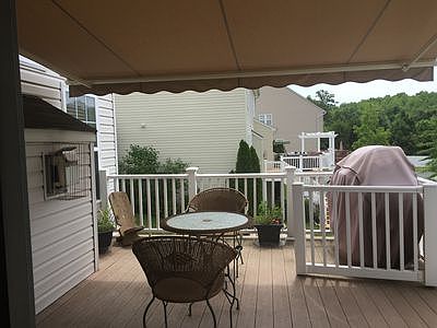 16' x 14' deck w/ Sunsetter