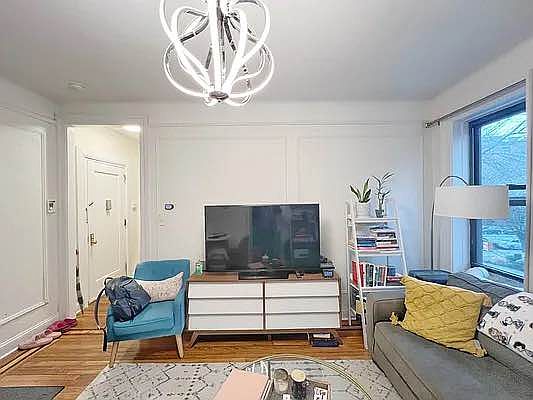 5th image of 3095 29th St APT 2D