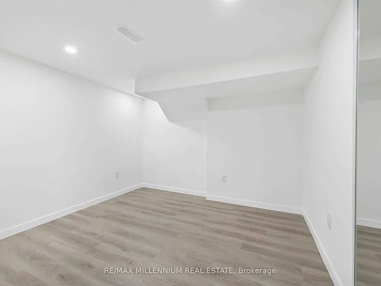 147 Burkholder St #LOWER — Photo 16