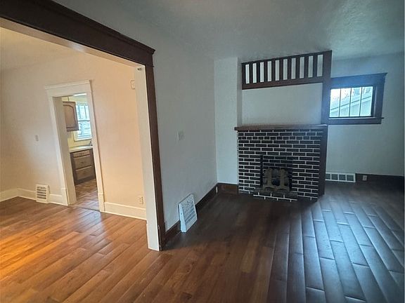 3rd image of 577 Rhodes Ave