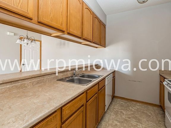 5th image of 1845 SW White Birch Cir