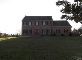 2974 Victoria Ln, Allentown, PA 18104