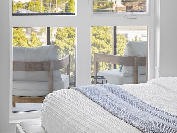 The Charlie Mar Vista apartments community photo