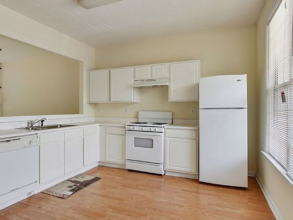 4th image of 30 Highoak Dr NE