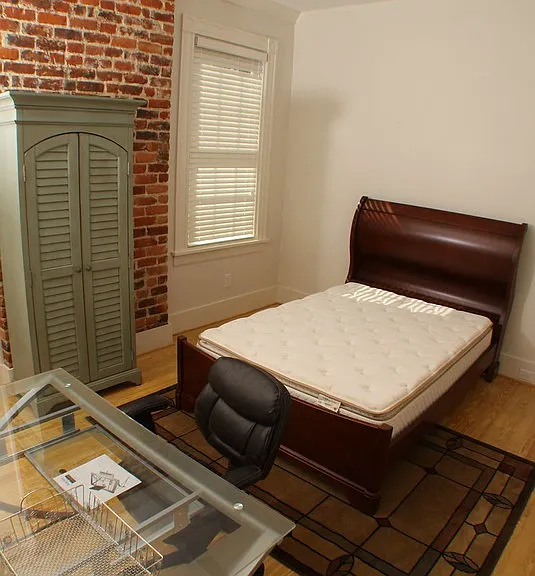 2221 W Grace St #2B — Photo 2