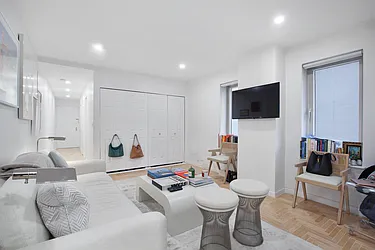 Rented by R New York