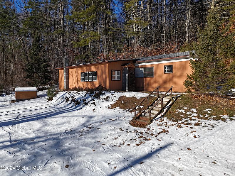 3rd image of 880 Rock City Road
