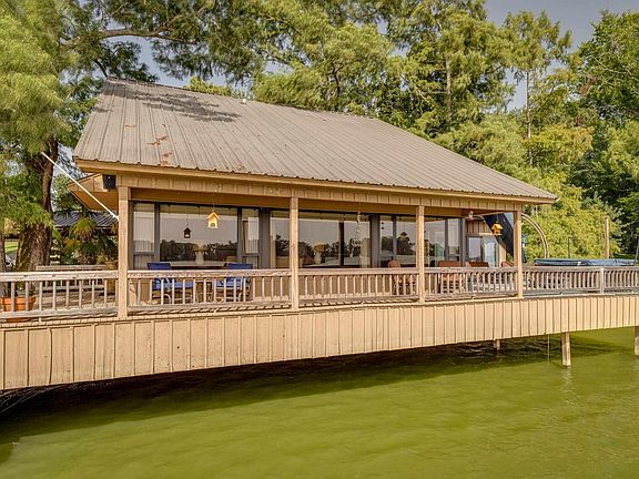 4th image of 1100 Island Point Dr
