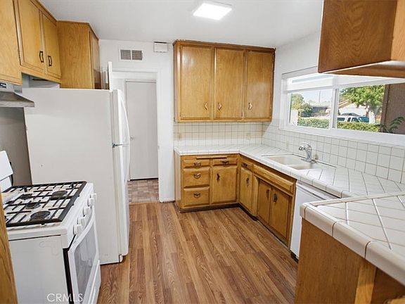 5th image of 38905 2nd St E