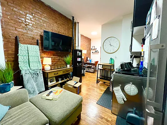 Rented by Bond New York | media 2