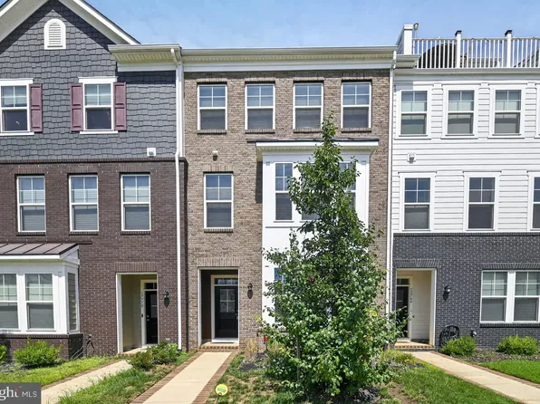 17768 Kingfisher Isle Rd, Dumfries, VA 22026