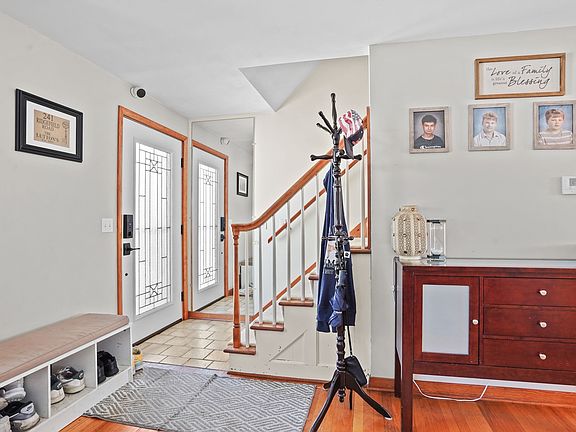 3rd image of 241 Ridgefield Rd