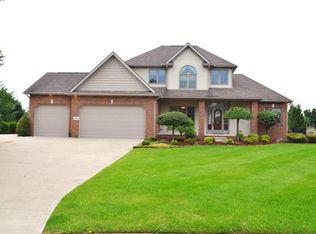 5754 Morgan Taylor Cir NE, Louisville, OH 44641