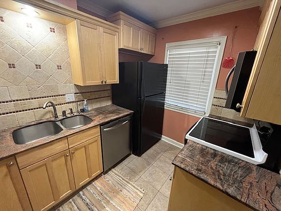 5th image of 1824 N Hughes St #10