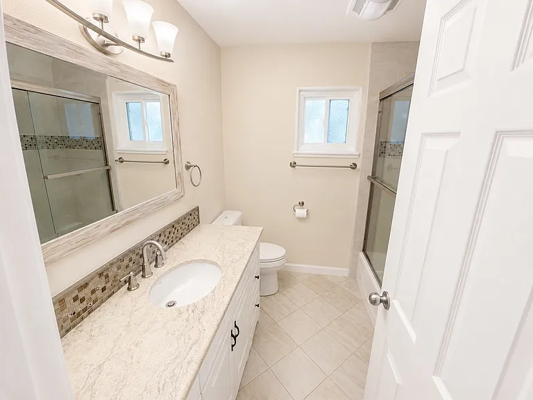 718 E San Jose Ave — Photo 3