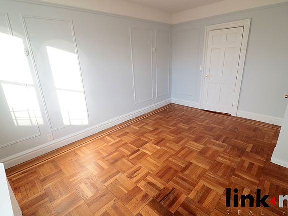 5th image of 480 S Broadway APT 4B