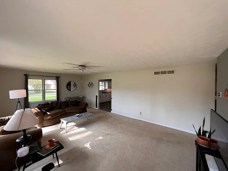 114 Elbar Dr — Photo 11