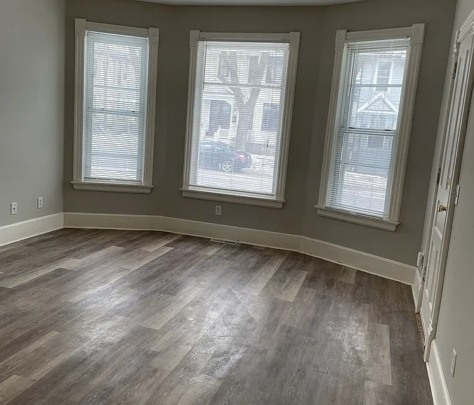 302 N Livingston St — Photo 12