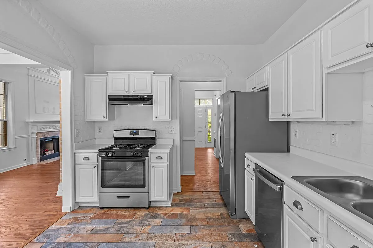4 bed, 3.0 bath, 2038 sqft, $2,800 — Photo 4