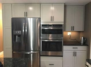 384 Housatonic St, Lenox, MA 01240
