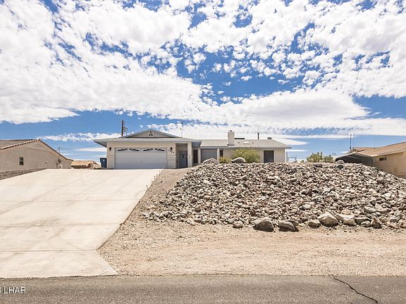 2nd image of 3260 Fountain Palm Dr