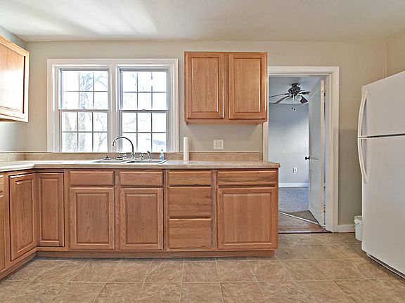 4th image of 507 Broadview Dr