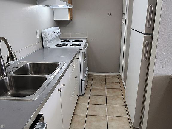 4th image of 1105 E Butler Dr APT B