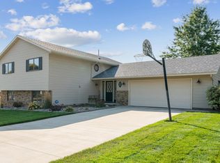 616 Meadow Run Dr SW, Rochester, MN 55902