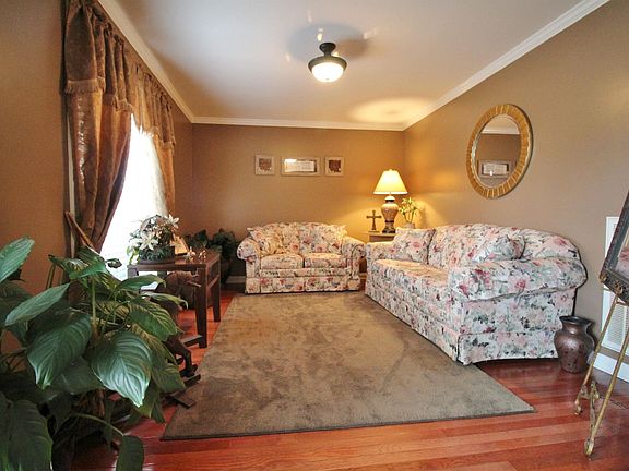 3rd image of 1036 Chardea Dr