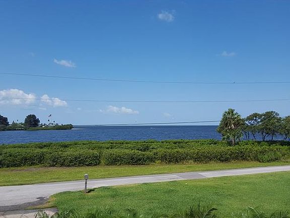4th image of 212 Shore Dr