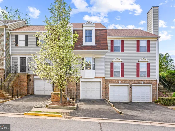 102 Waltham Ct, Sterling, VA 20165