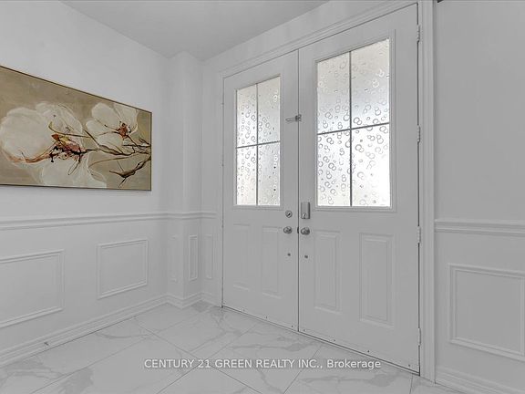 4th image of 16 Grendon Cres W