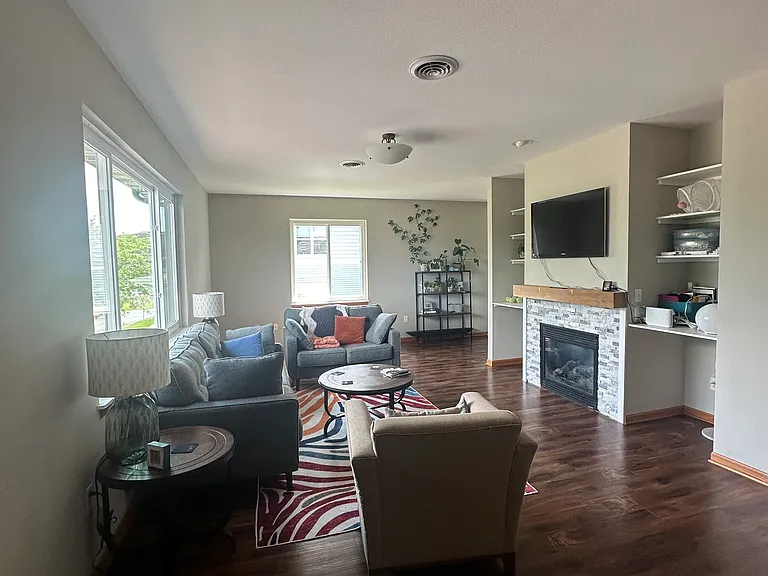 8317 Mansion Hill Ave #4 — Photo 3