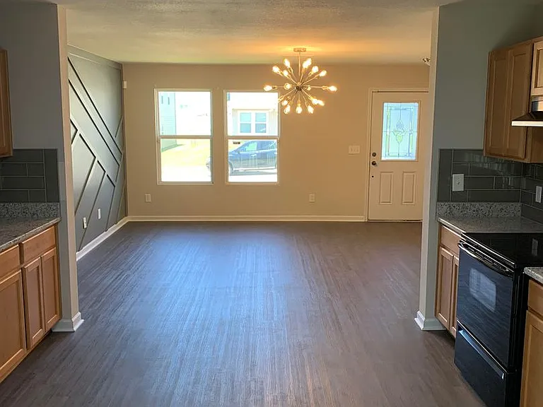 148 Whitestone Dr NE — Photo 8